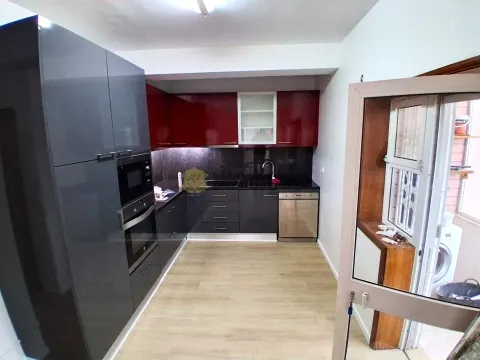 Apartamento T2 Renovado com Garagem e Metro à Porta – Rio Tinto