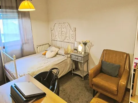 Apartamento T2 convertido em T3 (potencial T4) – R/ch em Paranhos, ideal para estudantes