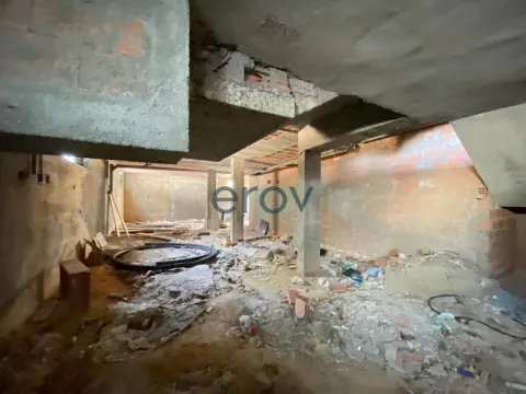 Loja de Gaveto na Madalena – Vila Nova de Gaia