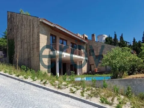 Moradia Unifamiliar com Piscina em Azurém, Guimarães – Próxima da Universidade do Minho