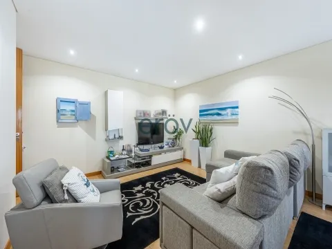 Apartamento T3 C/ 2 Suites em Gondomar