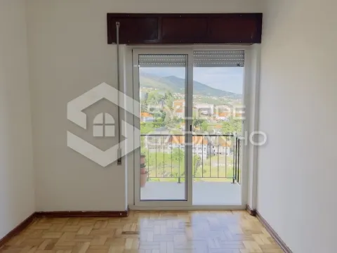 Apartamento T5 para VENDA  próximo ao Jardim Público da Covilhã