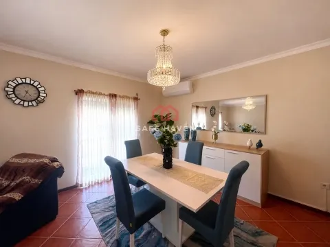 Moradia Geminada T4+1
