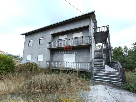 Building >=10 Bedroom