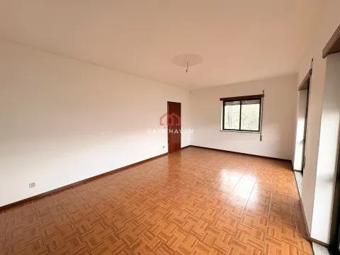 Building >=10 Bedroom