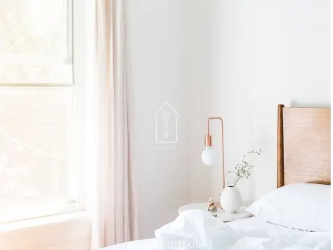 APARTAMENTO T1 com varanda de 6,35 m2, condomínio Fechado,  no Coração de Matosinhos