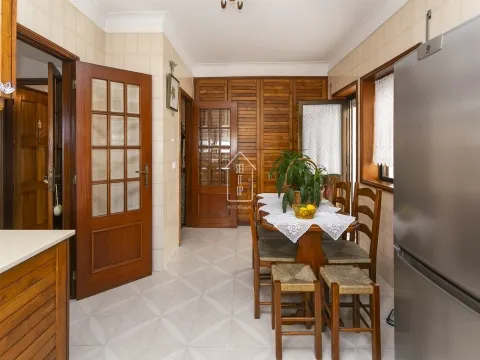 Apartamento T3 na Maia com varanda e garagem box — o equilíbrio ideal entre conforto e localização.