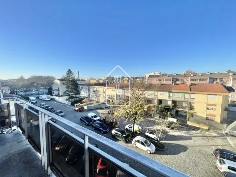 QUARTO INDIVIDUAL GRANDE COM VISTA CIDADE