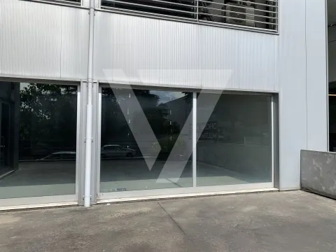 Tienda en venta en Ermesinde.