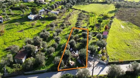 Parcela de 500m2 - Lousa