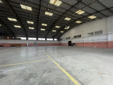 arrenda 500m2 ZI Castelo Branco