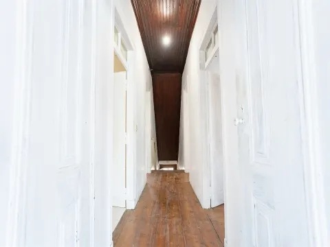 Moradia histórica T6 com piscina e anexo – centro de Salvaterra de Magos