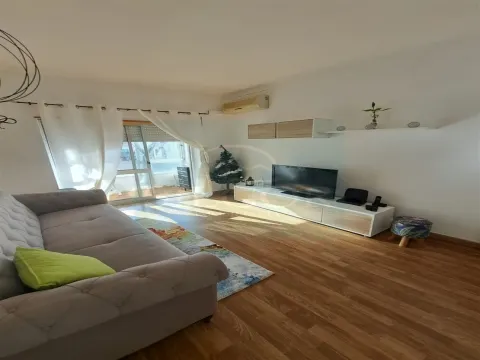 Excelente Apartamento T2, com vista Rio - Junto ao Pólis Barreiro