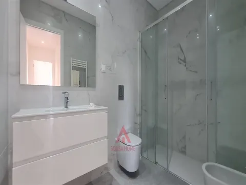 Apartamento T3 - Terraço c/ churrasqueira / Garagem