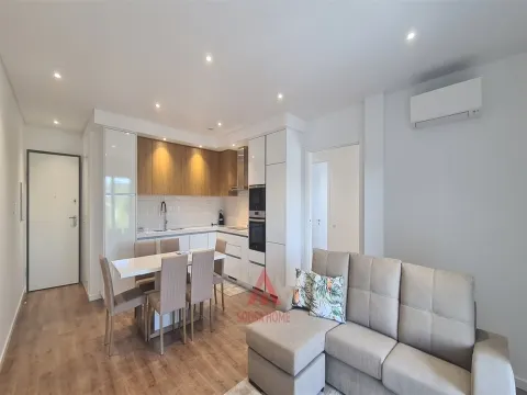 Apartamento T3 - Terraço c/ churrasqueira / Garagem