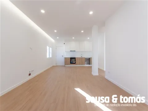 Andar Moradia T1 - Venda
