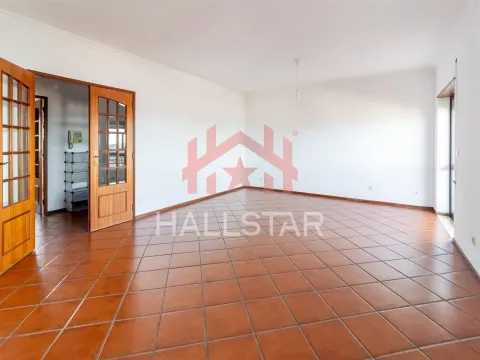 Apartamento T3 / Arrendamento / Cozinha Equipada / Vale da Cabrita / Leiria
