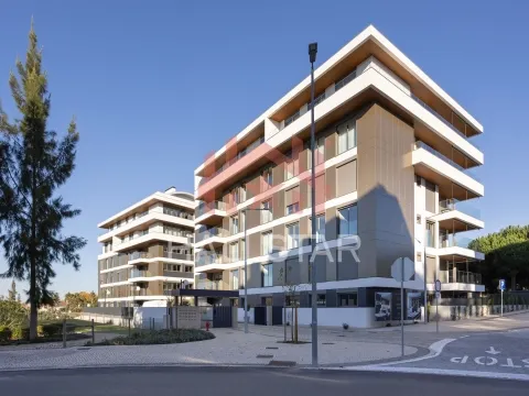 2-Bedroom Apartment / Gated Community / Leiria City Center