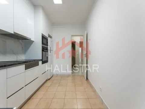 3-Bedroom Apartment for Rent / Equipped Kitchen / Rua Miguel Torga