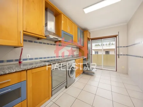 Arrendamento / Apartamento T3 / Garagem / Leiria
