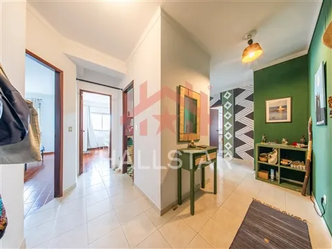 Apartamento T2 / Cozinha Equipada / Quinta da Alçada
