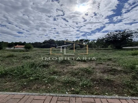 Lote de Terreno em Cabanas de Viriato
