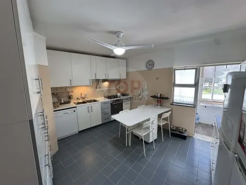 Appartement T3 à Penha – Faro