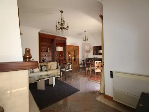 Elegant Apartment on Avenida 5 de Outubro, Faro