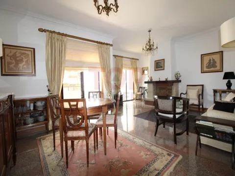 Elegant Apartment on Avenida 5 de Outubro, Faro
