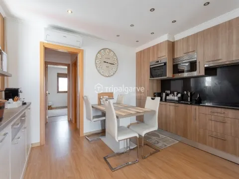 1-Bedroom Apartment with Sea View – Fully Renovated in Galé