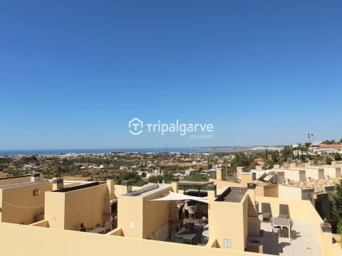 Renovated 2+1 bedroom semi-detached villa with pool and garage - Patroves- Albufeira