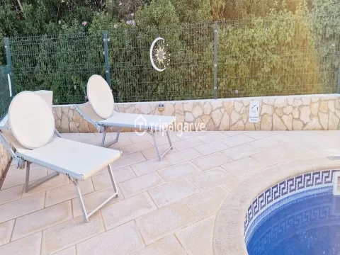 Single storey house T3+1 with T1 independent, Pool and Countryside View – Guia, Algarve