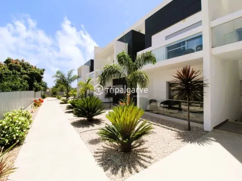 1+2 bedroom duplex apartment located in Albufeira Galé