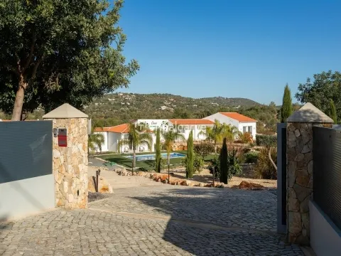 Exquisite Countryside Property with 2 Guest Annexes  Paderne