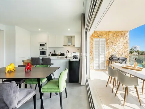 Modern 2+1 Bedroom Apartment in Albufeira Exclusive Area with garage