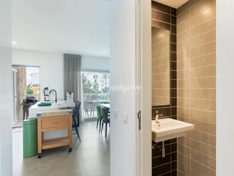 Modern 2+1 Bedroom Apartment in Albufeira Exclusive Area with garage