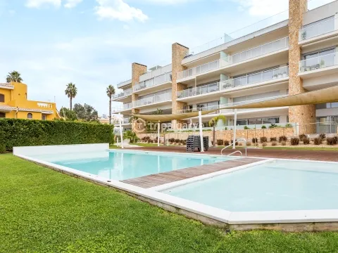 Modern 2+1 Bedroom Apartment in Albufeira Exclusive Area with garage
