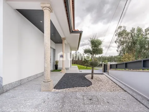 Moradia T4, São Martinho - Póvoa de Lanhoso