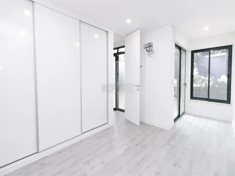 Apartamento T1 Totalmente Remodelado - Repeses