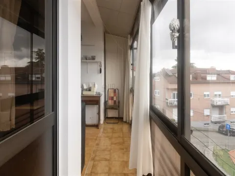 Apartamento T3 com Garagem Fechada em Abraveses, Viseu