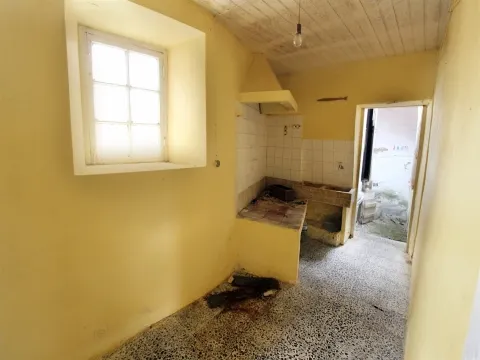 Detached house to restore T2