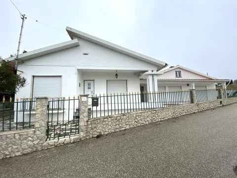 Moradia T5 / Ribeira de Baixo / Porto de Mós