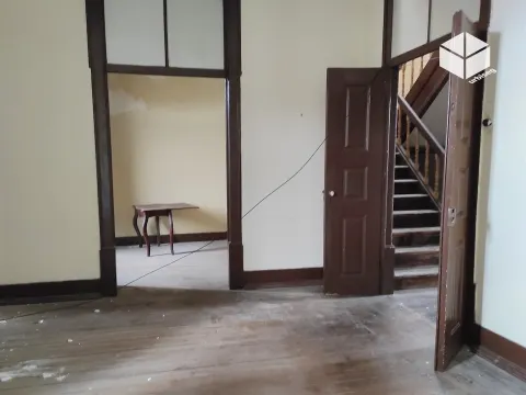 Building >=10 Bedroom