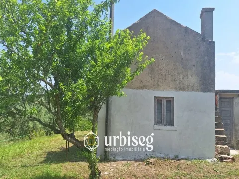 House for Reconstruction &#124; Serra das Alhadas