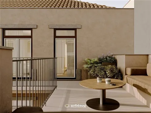 APARTAMENTO T3 COM 59 M² DE ESPAÇOS EXTERIORES | COMBATENTES XXI