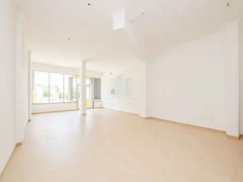Loja para Comércio ou Serviços em Torres Novas – 120 m²