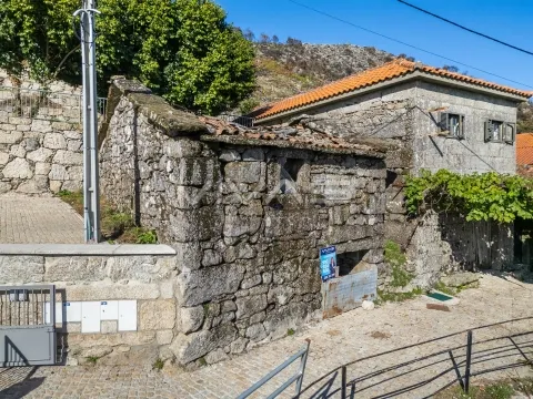 Detached house to restore Studio