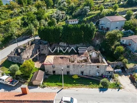 Detached house to restore Studio