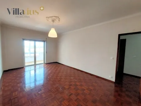 Apartamento de 3 dormitorios en Tomar – ascensor, trastero y vista privilegiada