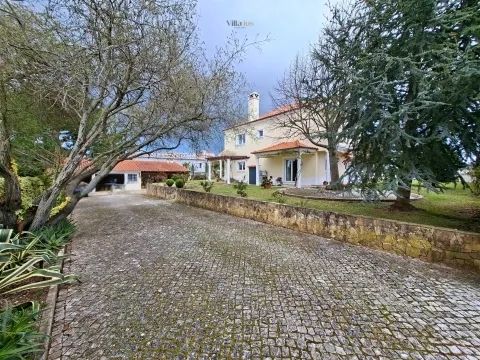 Moradia T5 em Tomar com Garagem Dupla e Jardim | Villarius